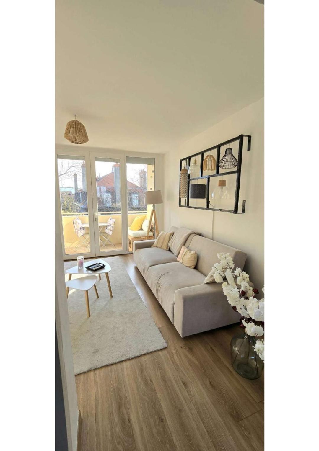 Ferienwohnung Superbe T3 Cosy, Parking Gratuit + Balcon Riom Exterior foto