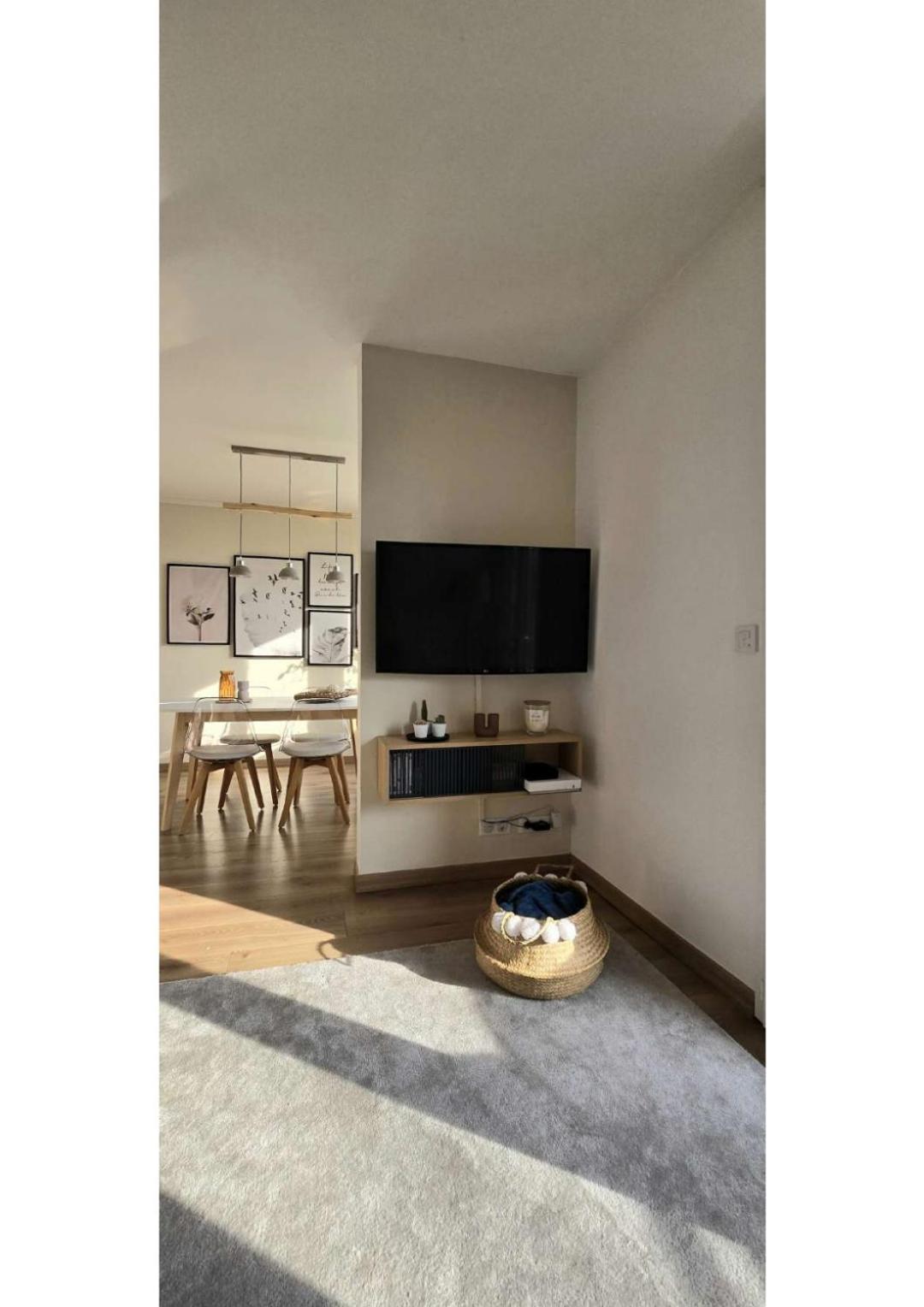 Ferienwohnung Superbe T3 Cosy, Parking Gratuit + Balcon Riom Exterior foto