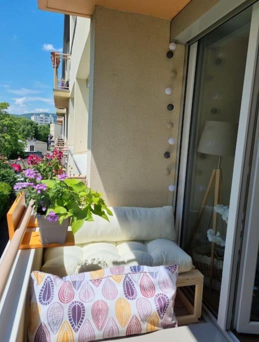 Ferienwohnung Superbe T3 Cosy, Parking Gratuit + Balcon Riom Exterior foto